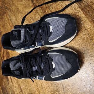 Womens New Balance 57/40 Size 8